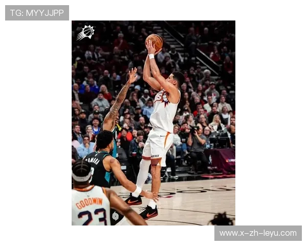 太阳高效进攻压制篮网，布克状态如日中天